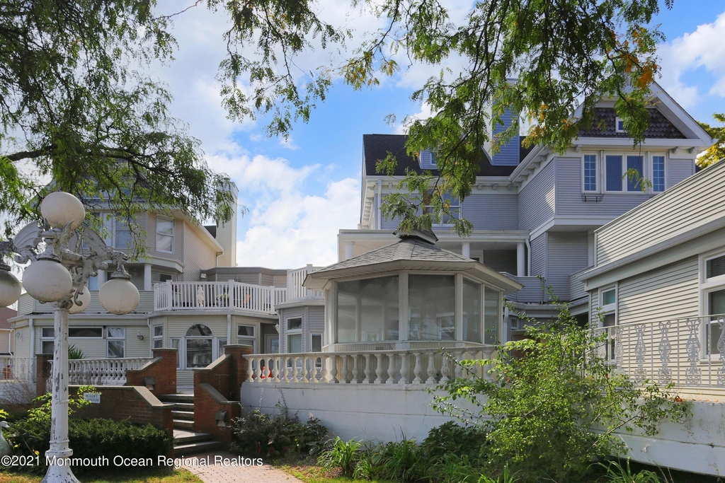 100 1st Street - Photo 0