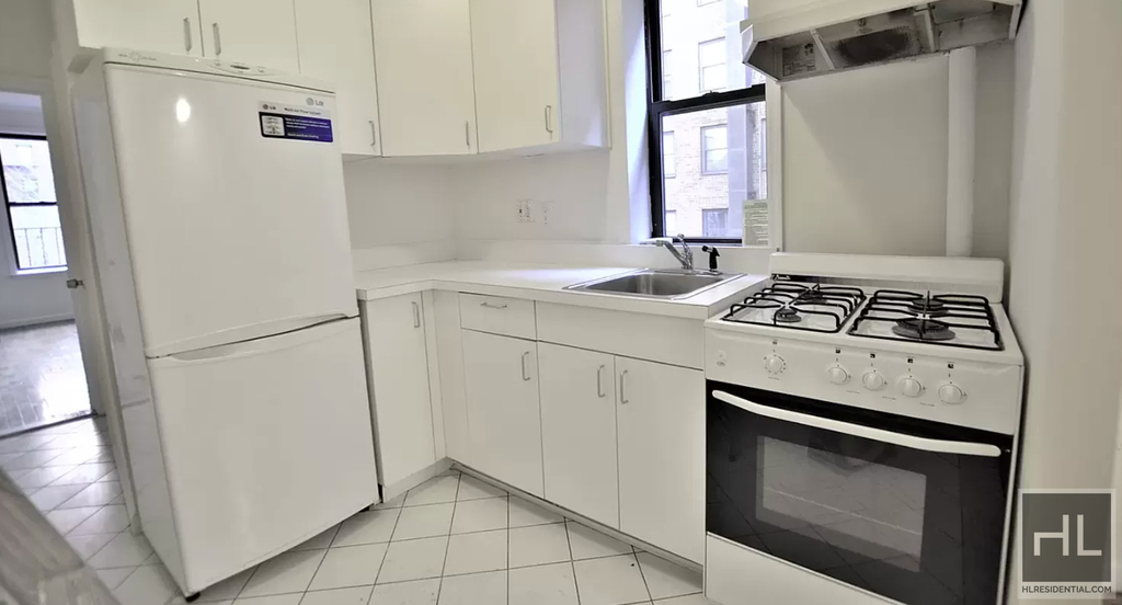 East 38 Street - Photo 1