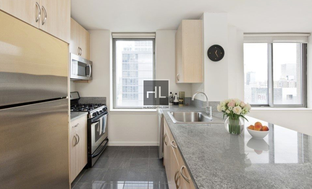 West 47th Street - Photo 1