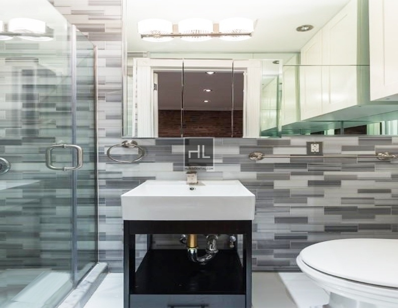 W 52nd St. - Photo 9