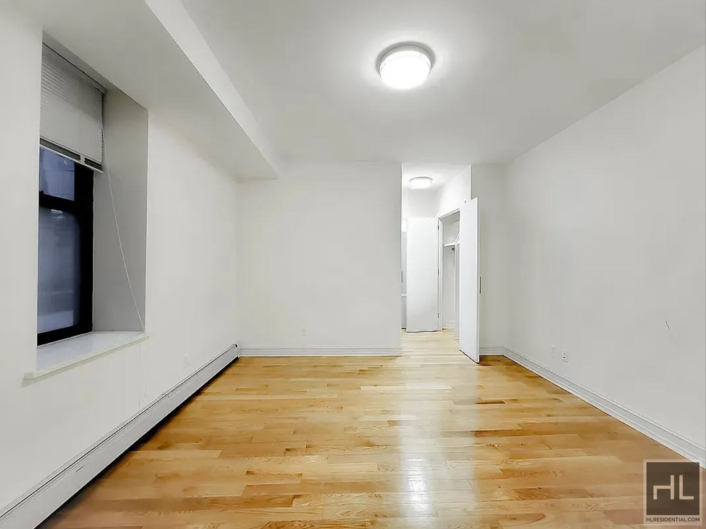 East 51 Street - Photo 1