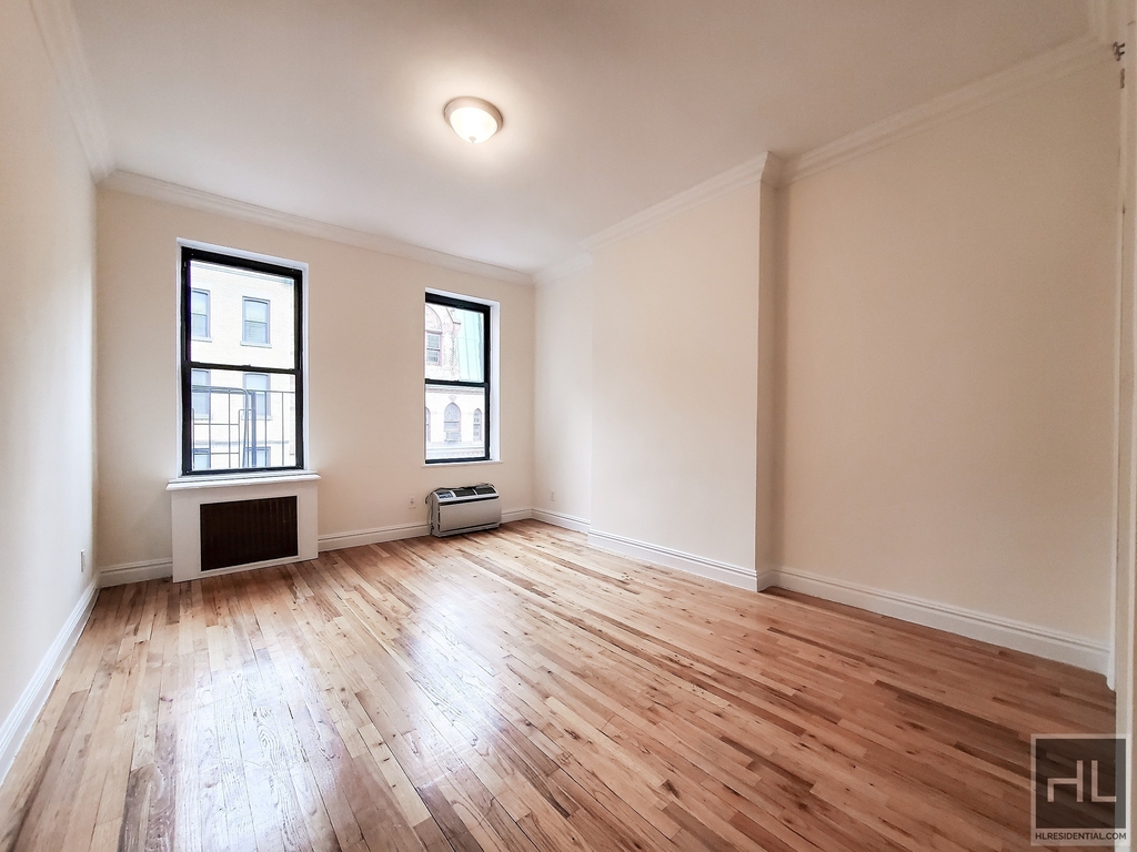 East 83 Street - Photo 0