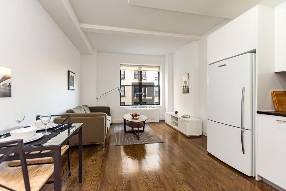 West 91st Street - Photo 1