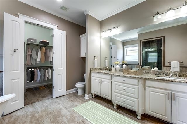 621 W 8th Street - Photo 6