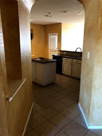 4016 Petersburg Drive - Photo 3