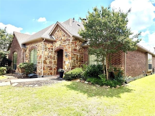 509 S Hampton Court - Photo 1