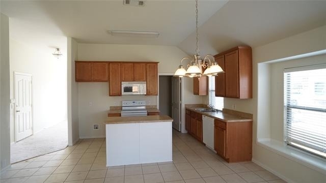 2409 Deerwood Drive - Photo 3