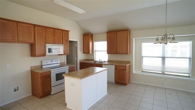 2409 Deerwood Drive - Photo 2
