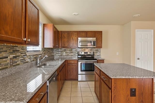 1433 Willoughby Way - Photo 5