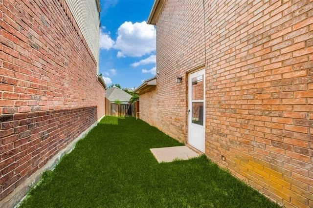 3021 Sawtooth Drive - Photo 18