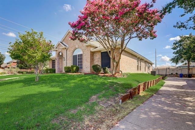 6302 Mount Vernon Drive - Photo 1