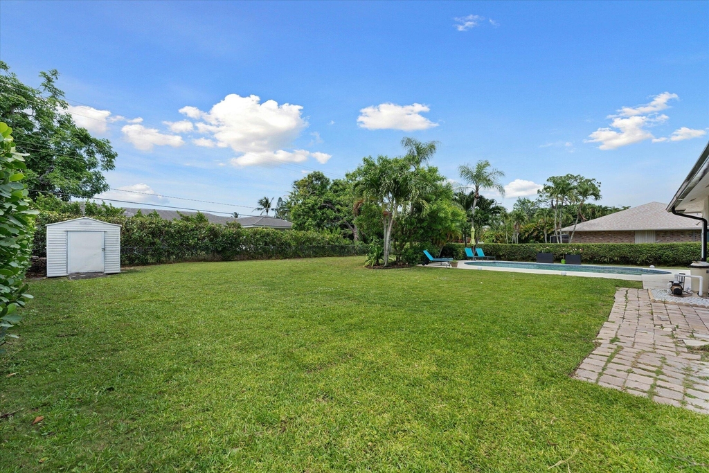 3313 Sherwood Boulevard - Photo 21