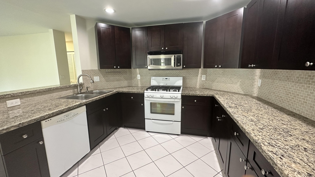 13389 Nw 7th Street - Photo 3