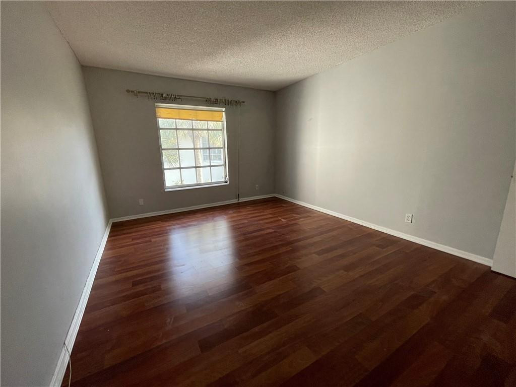 2180 Ne 67th Street - Photo 4