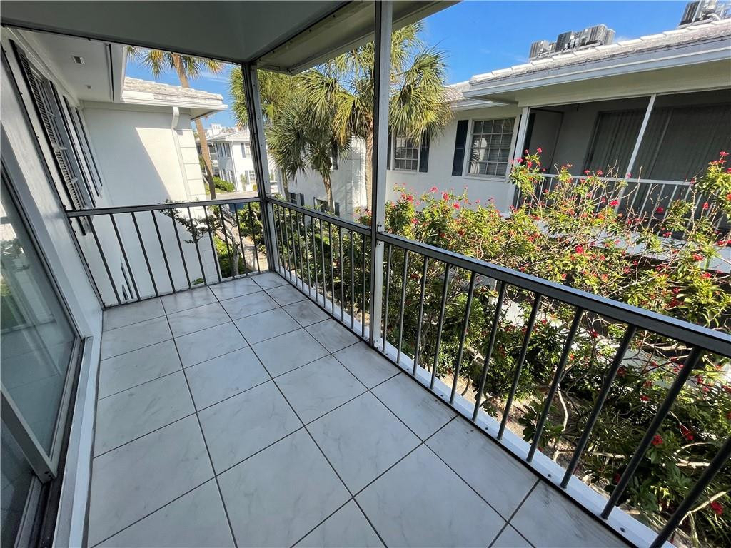2180 Ne 67th Street - Photo 10