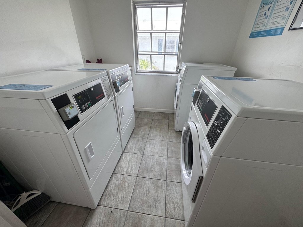 2180 Ne 67th Street - Photo 18