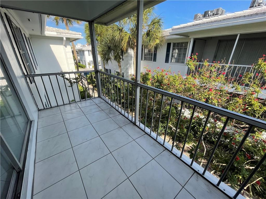 2180 Ne 67th Street - Photo 9
