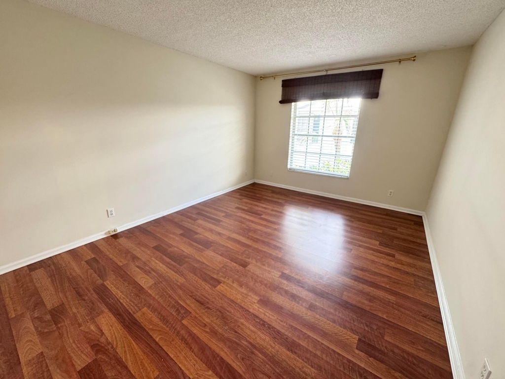 2180 Ne 67th Street - Photo 13