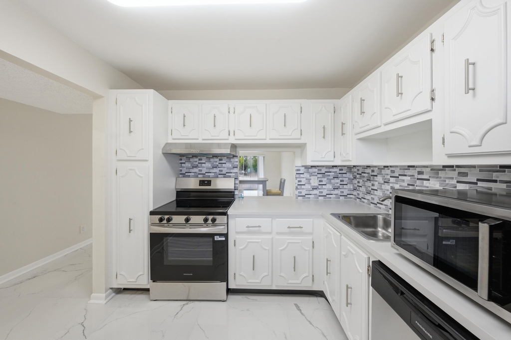 3000 Riverside Drive - Photo 20
