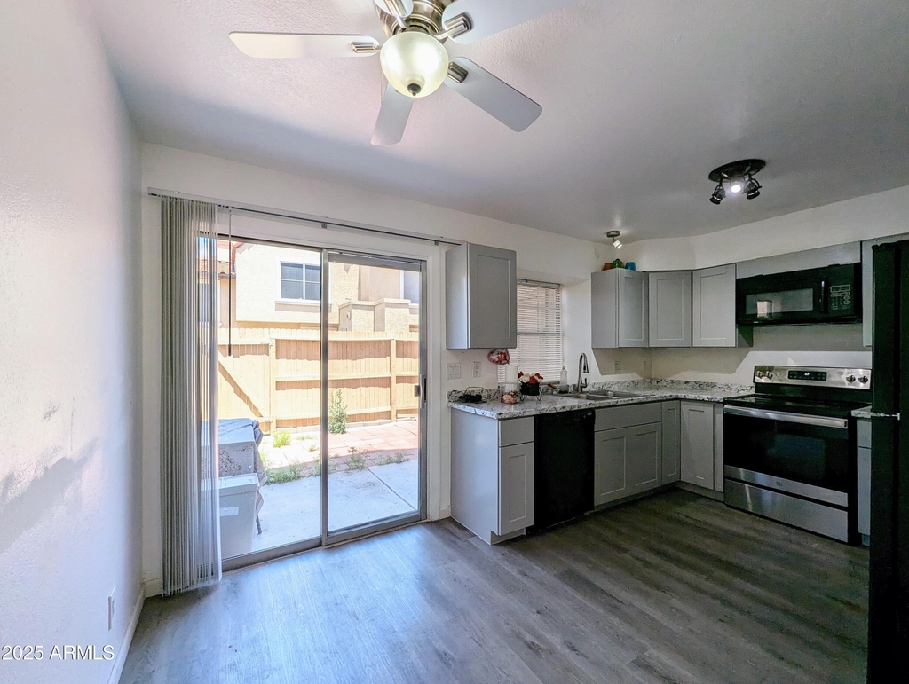 4601 N 102nd Avenue - Photo 18