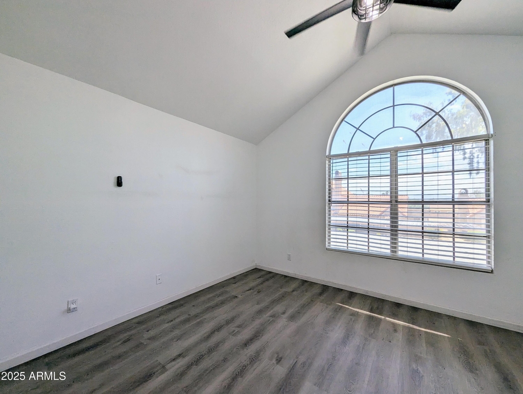 4601 N 102nd Avenue - Photo 32