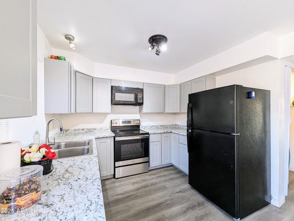 4601 N 102nd Avenue - Photo 13