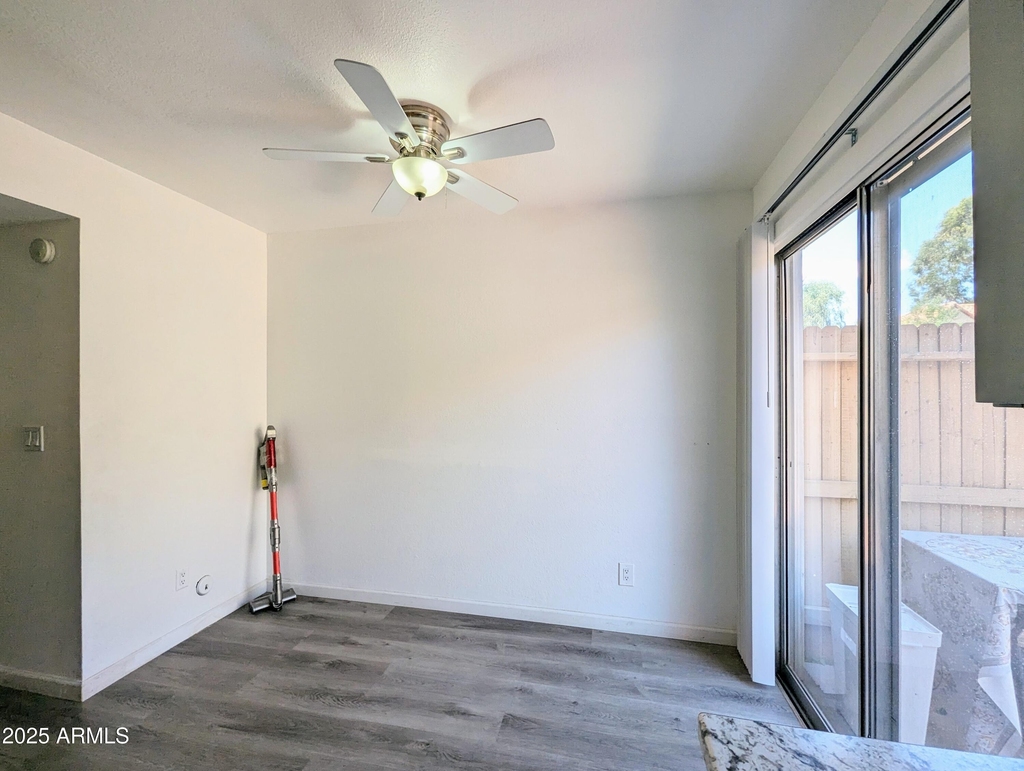 4601 N 102nd Avenue - Photo 16