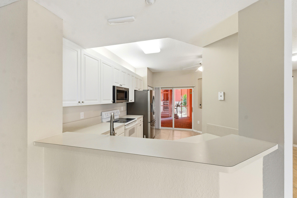 7765 Yardley Drive - Photo 3