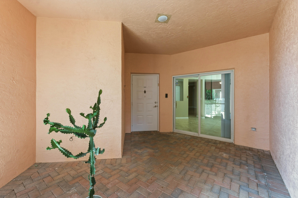 7765 Yardley Drive - Photo 5