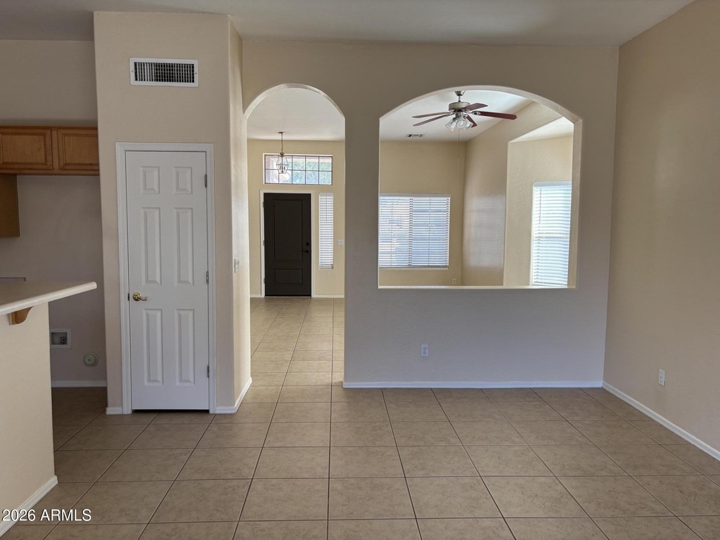 628 E Ranch Road - Photo 4