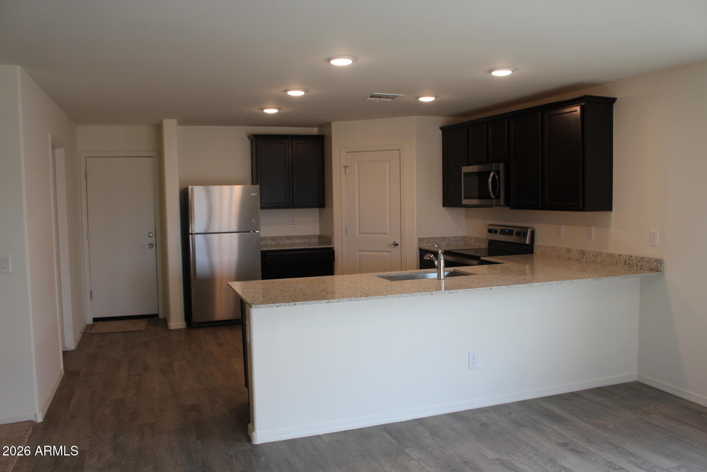 1552 E Inouye Drive - Photo 3