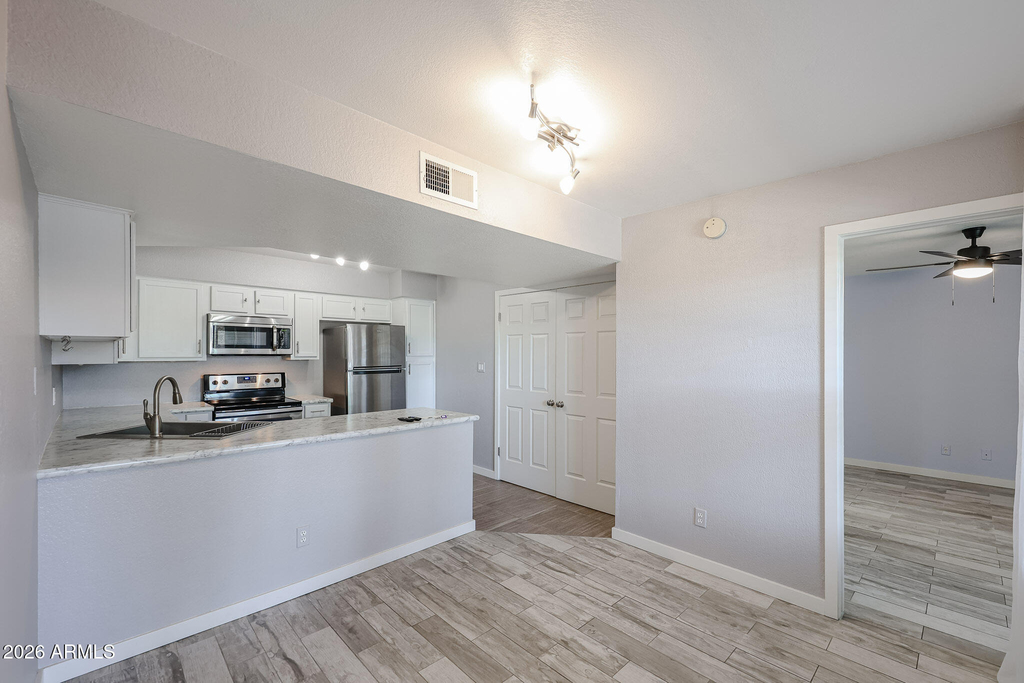8787 E Mountain View Road - Photo 10