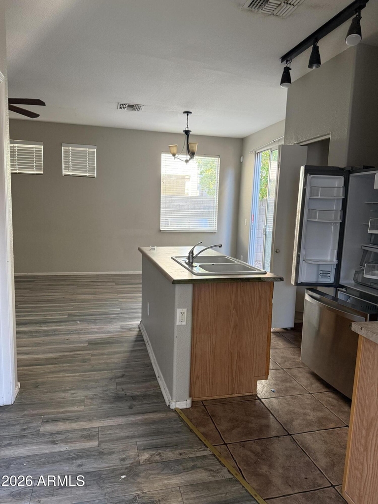 1410 E Mobile Lane - Photo 6