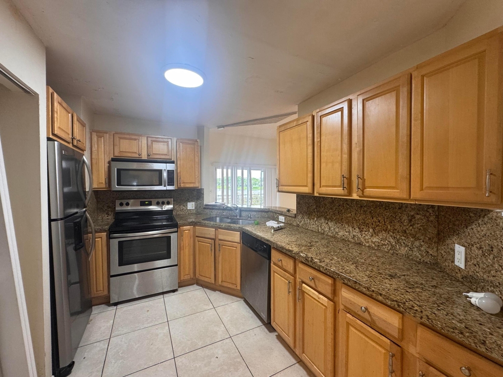 3409 Nw 44th Street - Photo 0