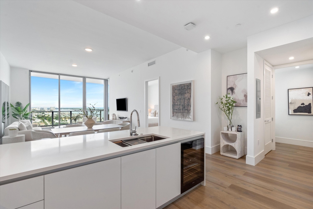 220 Lake Shore Drive - Photo 8