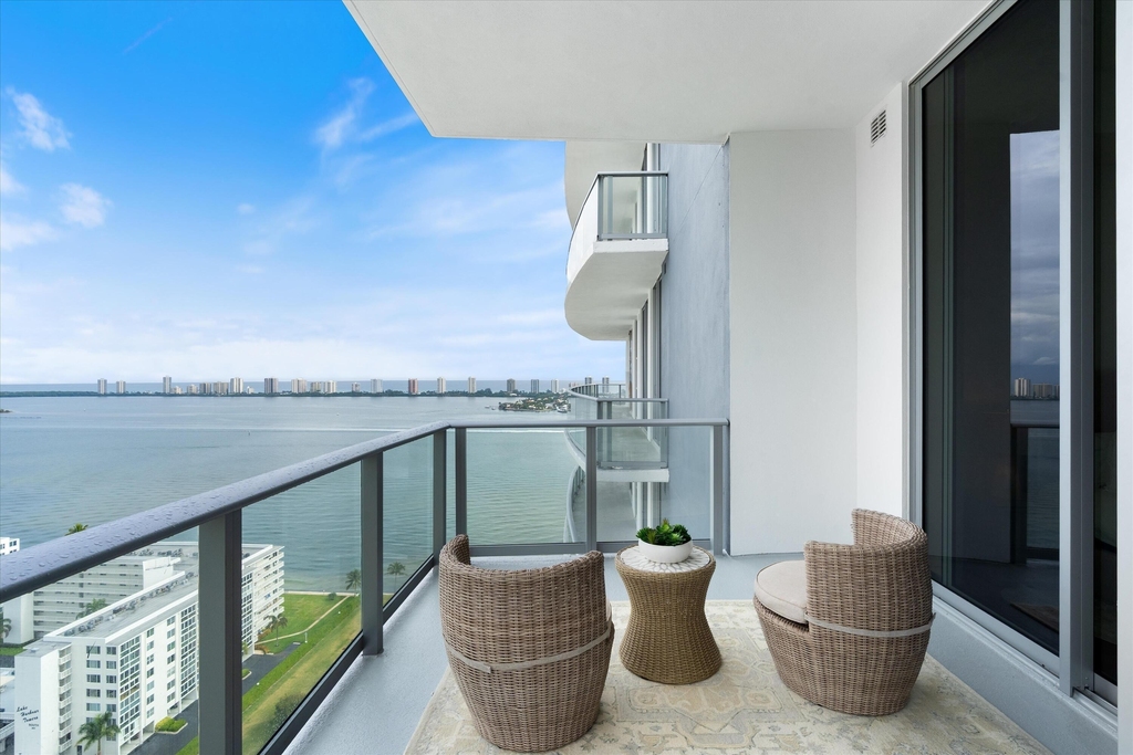 220 Lake Shore Drive - Photo 23