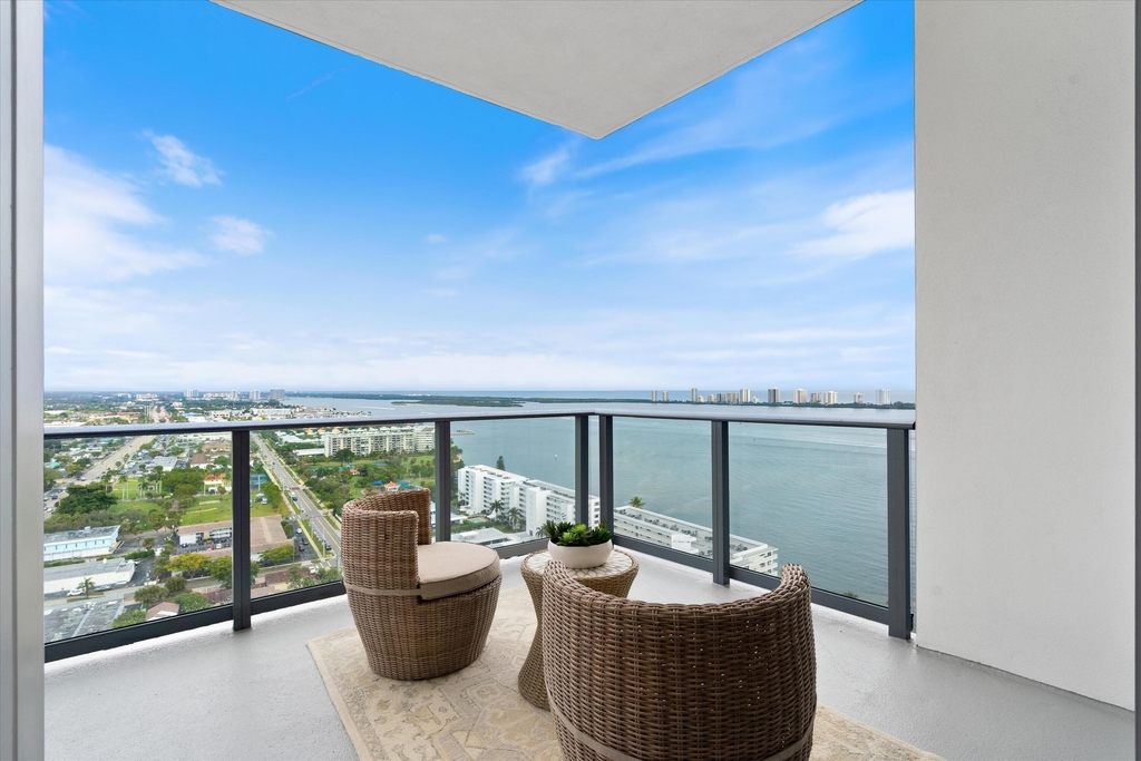 220 Lake Shore Drive - Photo 21