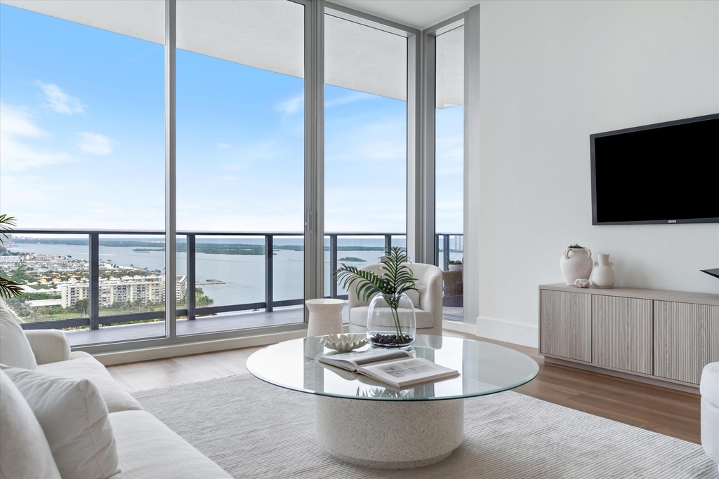 220 Lake Shore Drive - Photo 2