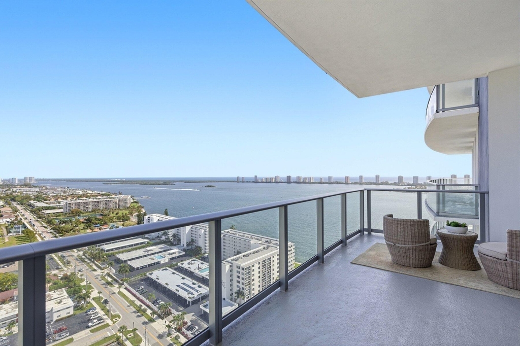 220 Lake Shore Drive - Photo 27