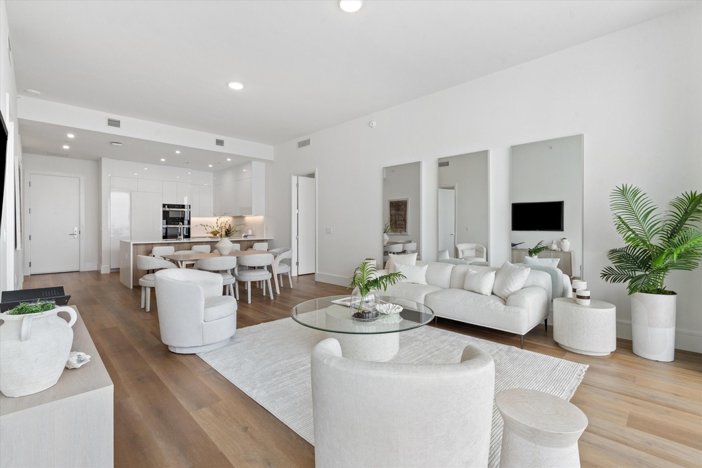 220 Lake Shore Drive - Photo 4