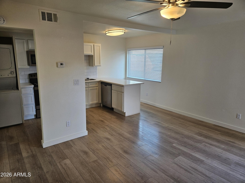 1330 E Highland Avenue - Photo 14