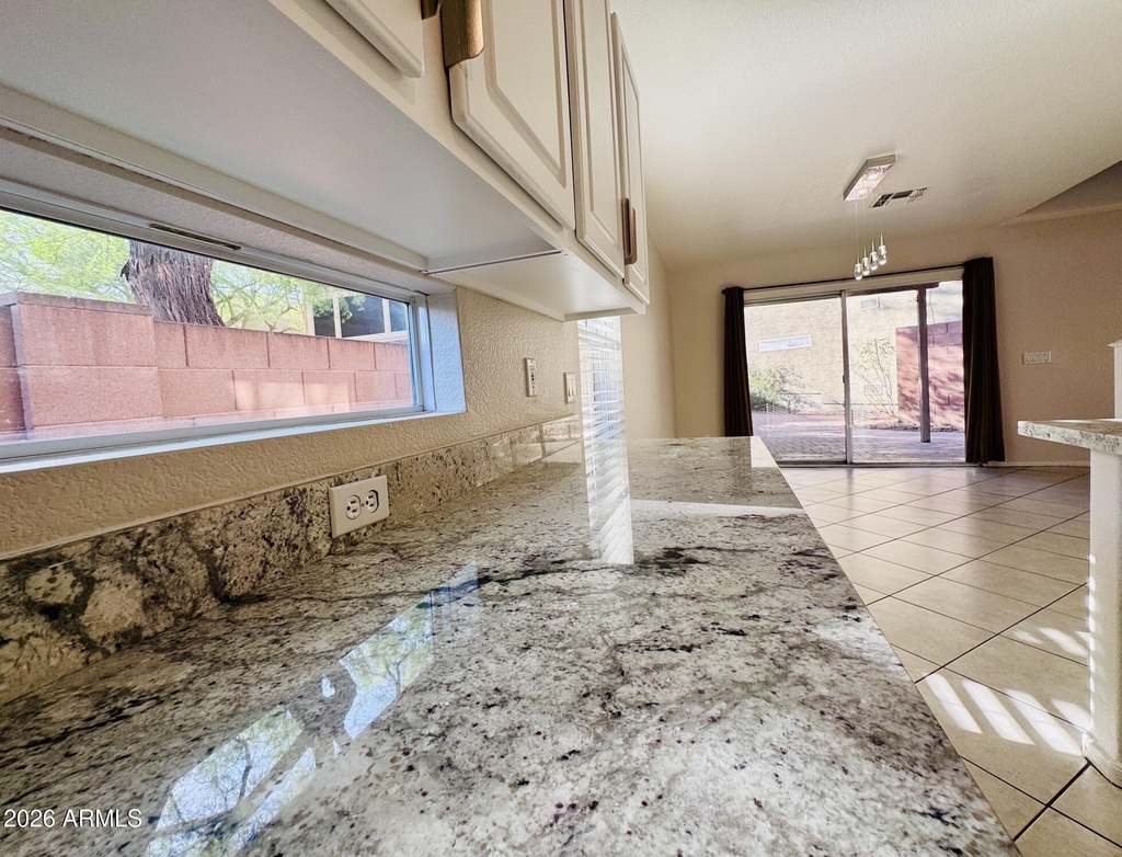 17606 N 17th Place - Photo 7