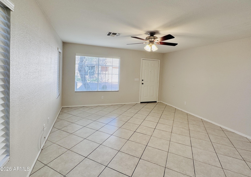 17606 N 17th Place - Photo 3