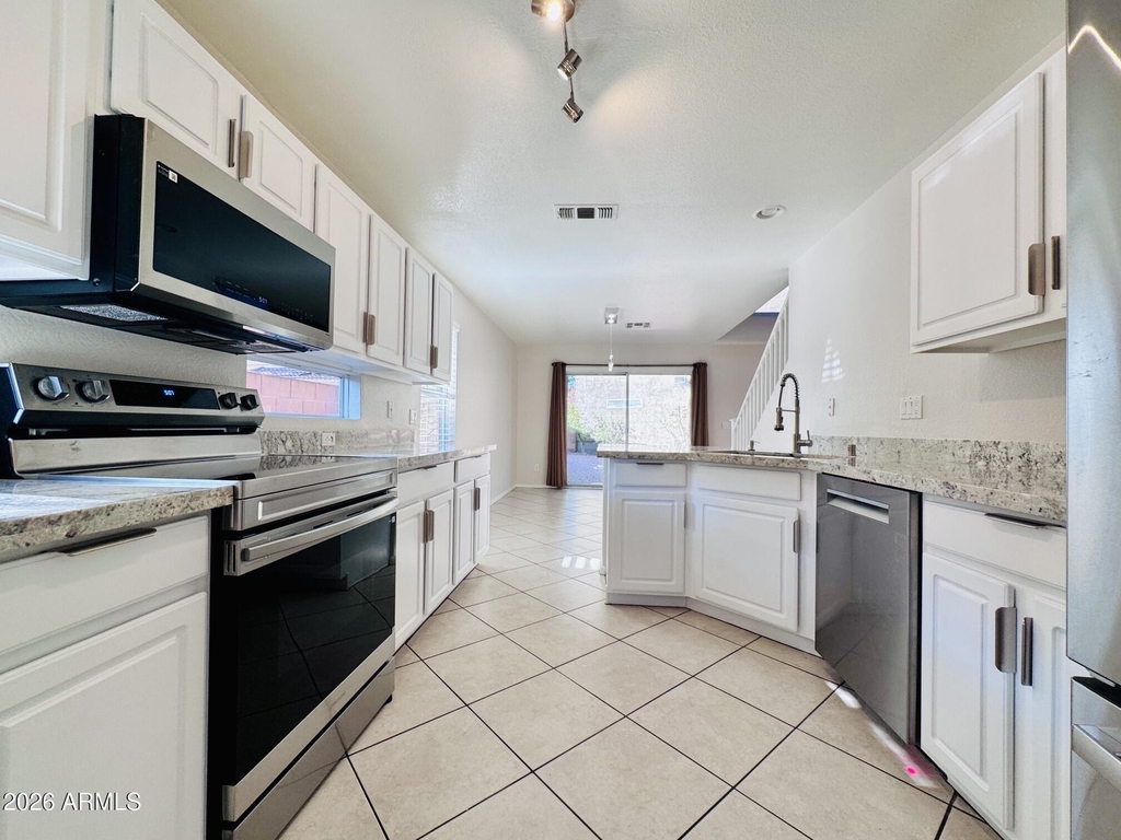 17606 N 17th Place - Photo 10