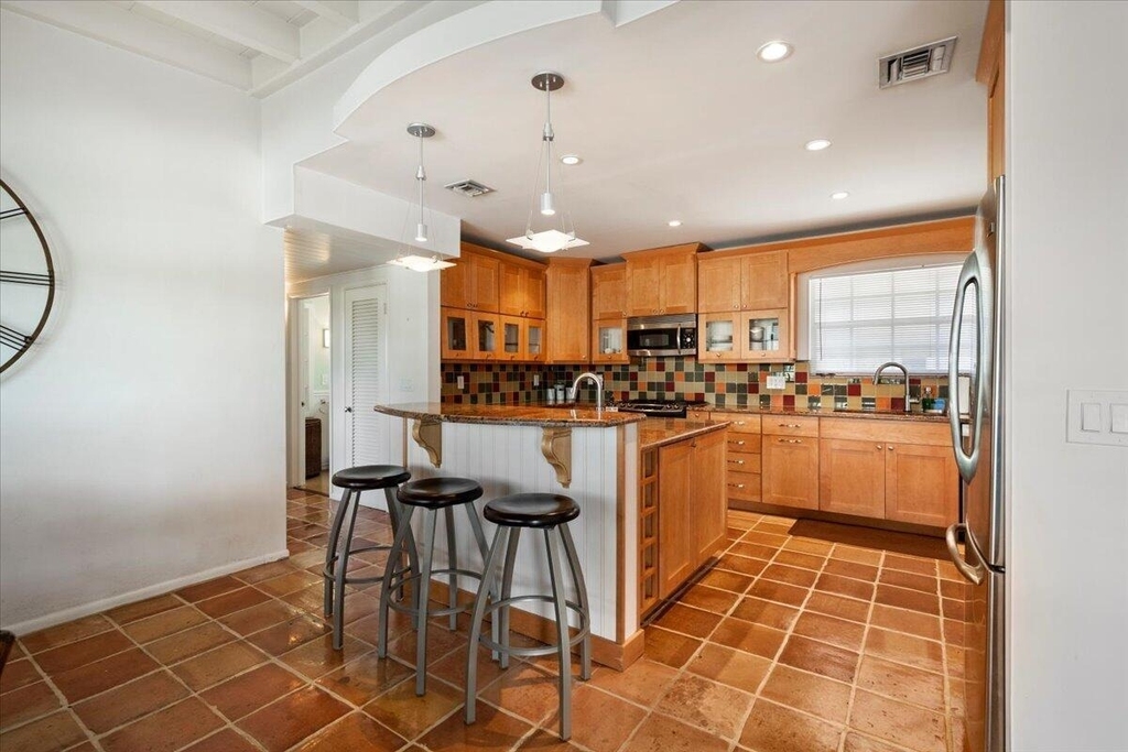 2201 N Lakeside Drive - Photo 6