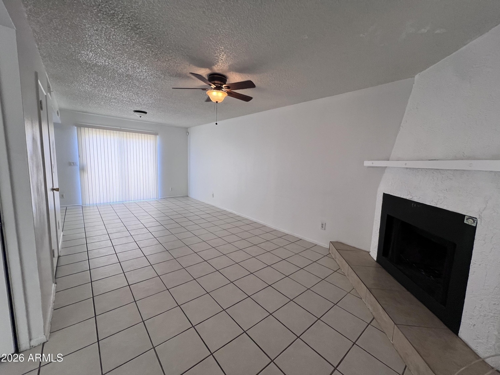 15601 N 27th Street - Photo 2