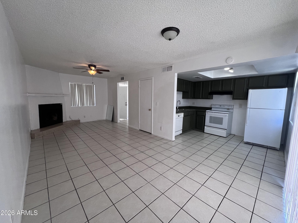 15601 N 27th Street - Photo 3