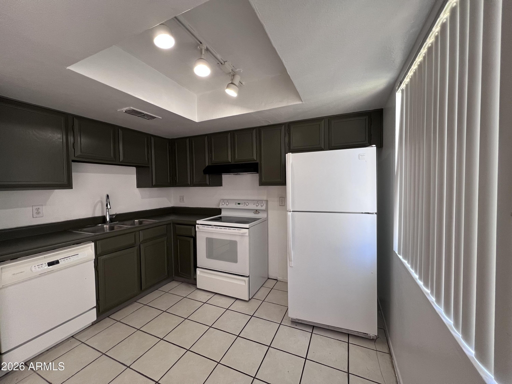 15601 N 27th Street - Photo 4