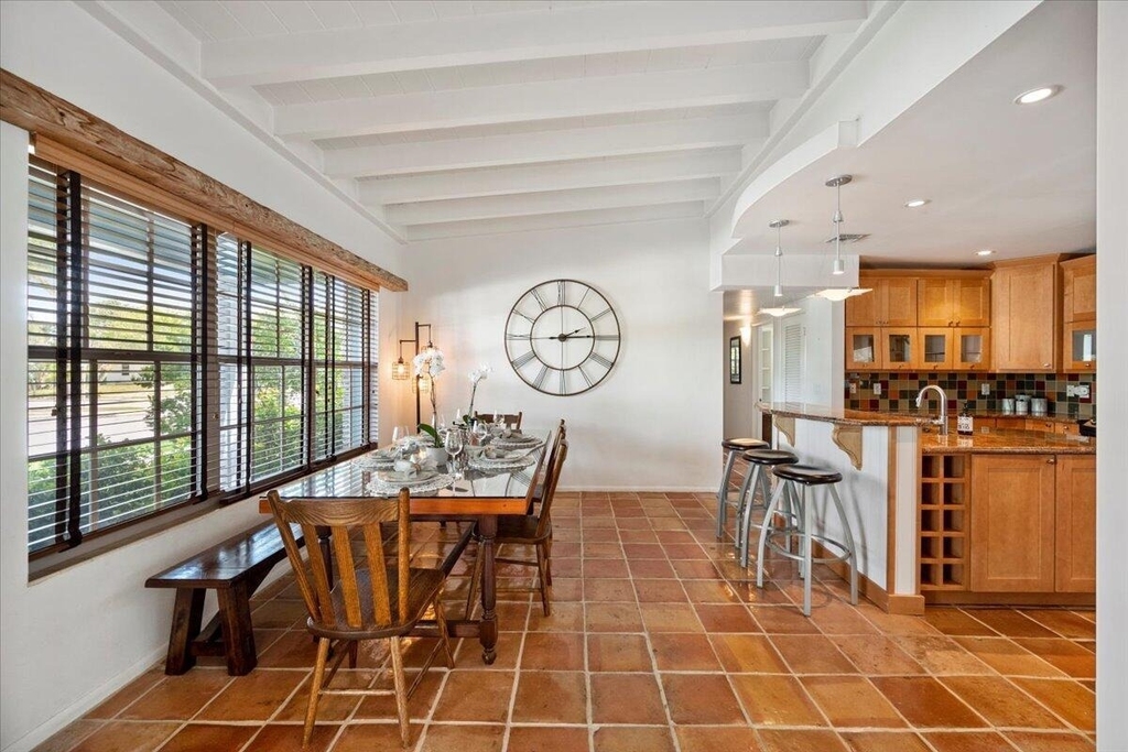 2201 N Lakeside Drive - Photo 5