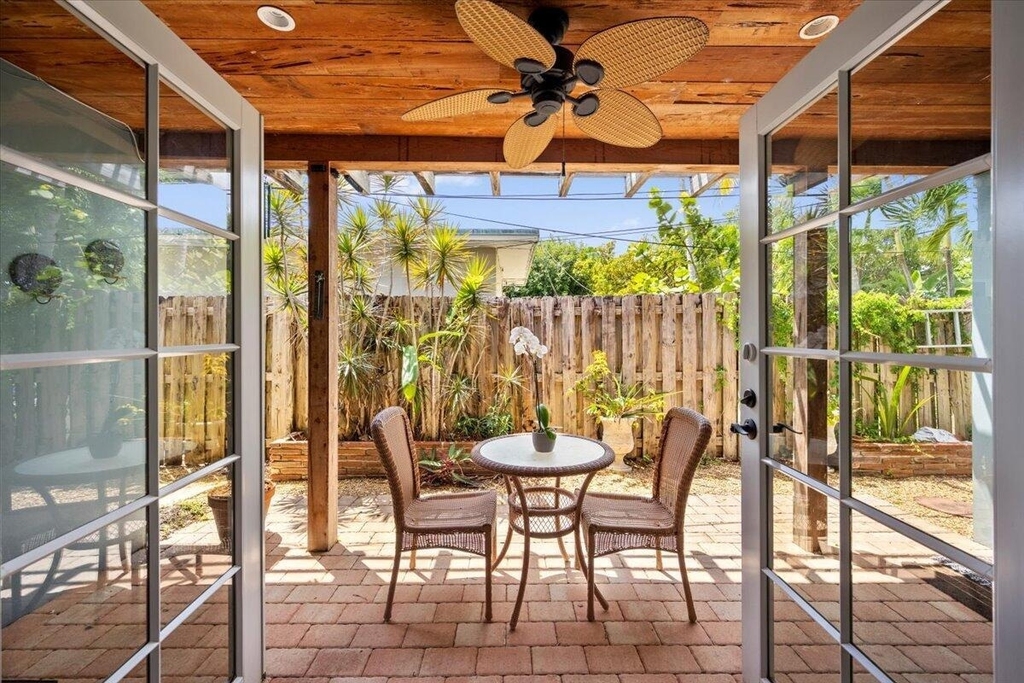 2201 N Lakeside Drive - Photo 15